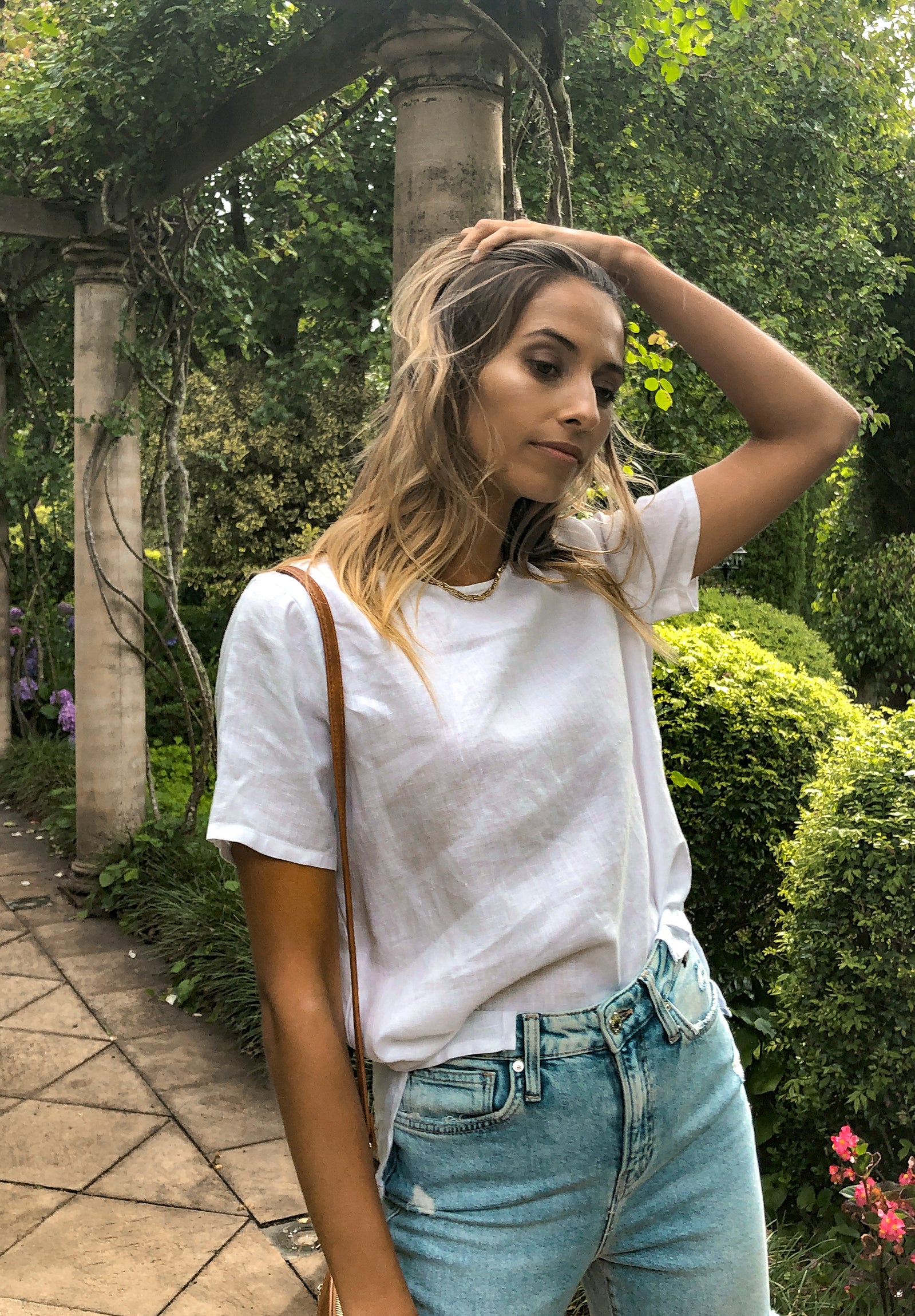 Linen tee store